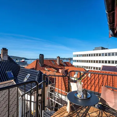 Toppleilighet Pa Sandviken Med Balkong شقة *